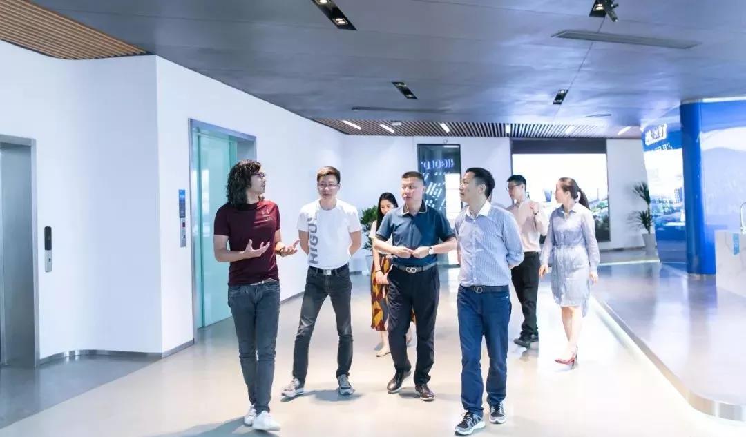 金牌温建怀董事长亲临熊猫体育，战略合作推向新高潮