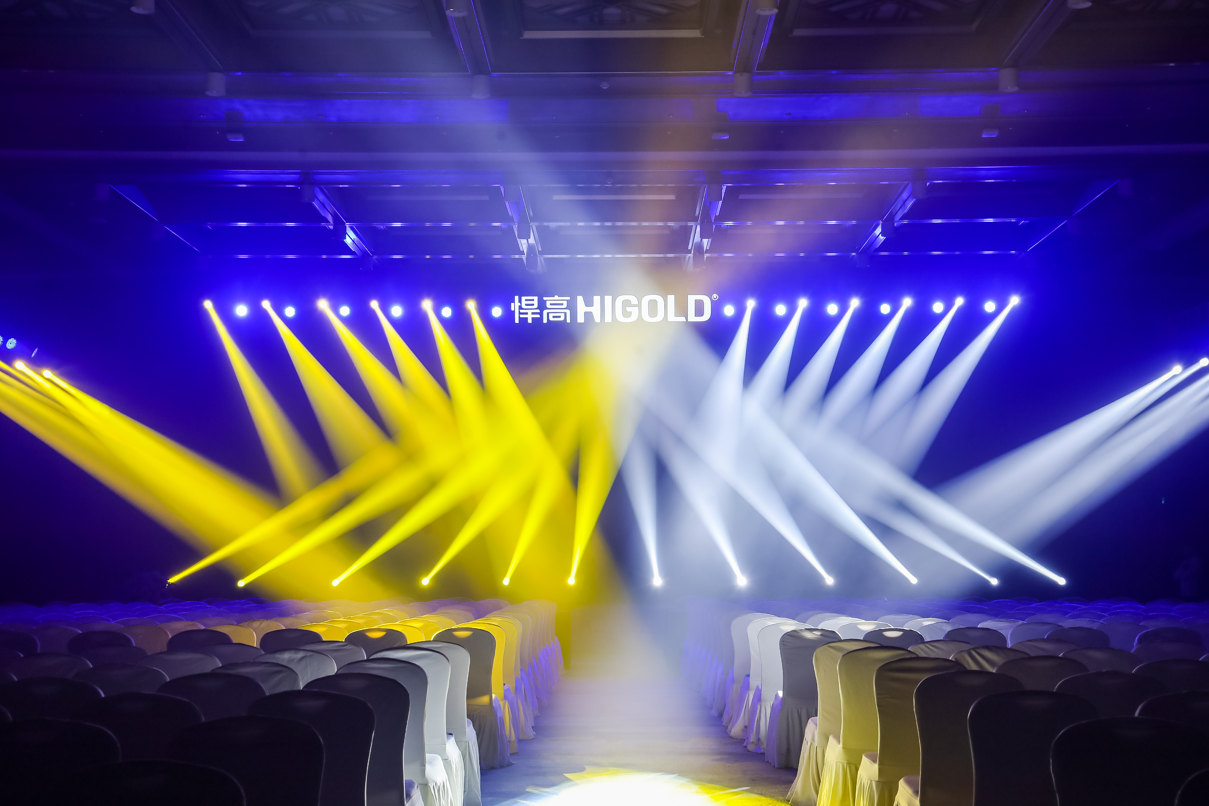 逆势前行，扩店开业！熊猫体育第20站?南宁发布会火爆全城