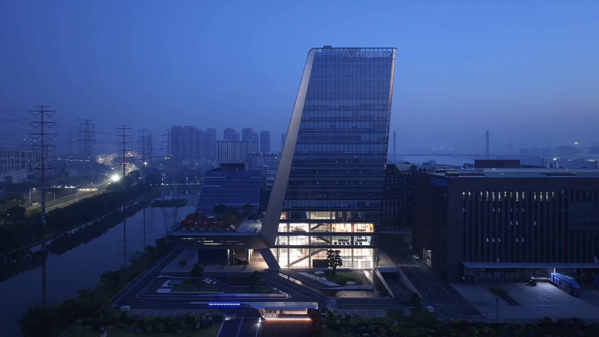 熊猫体育·星际总部彻底揭开面纱 