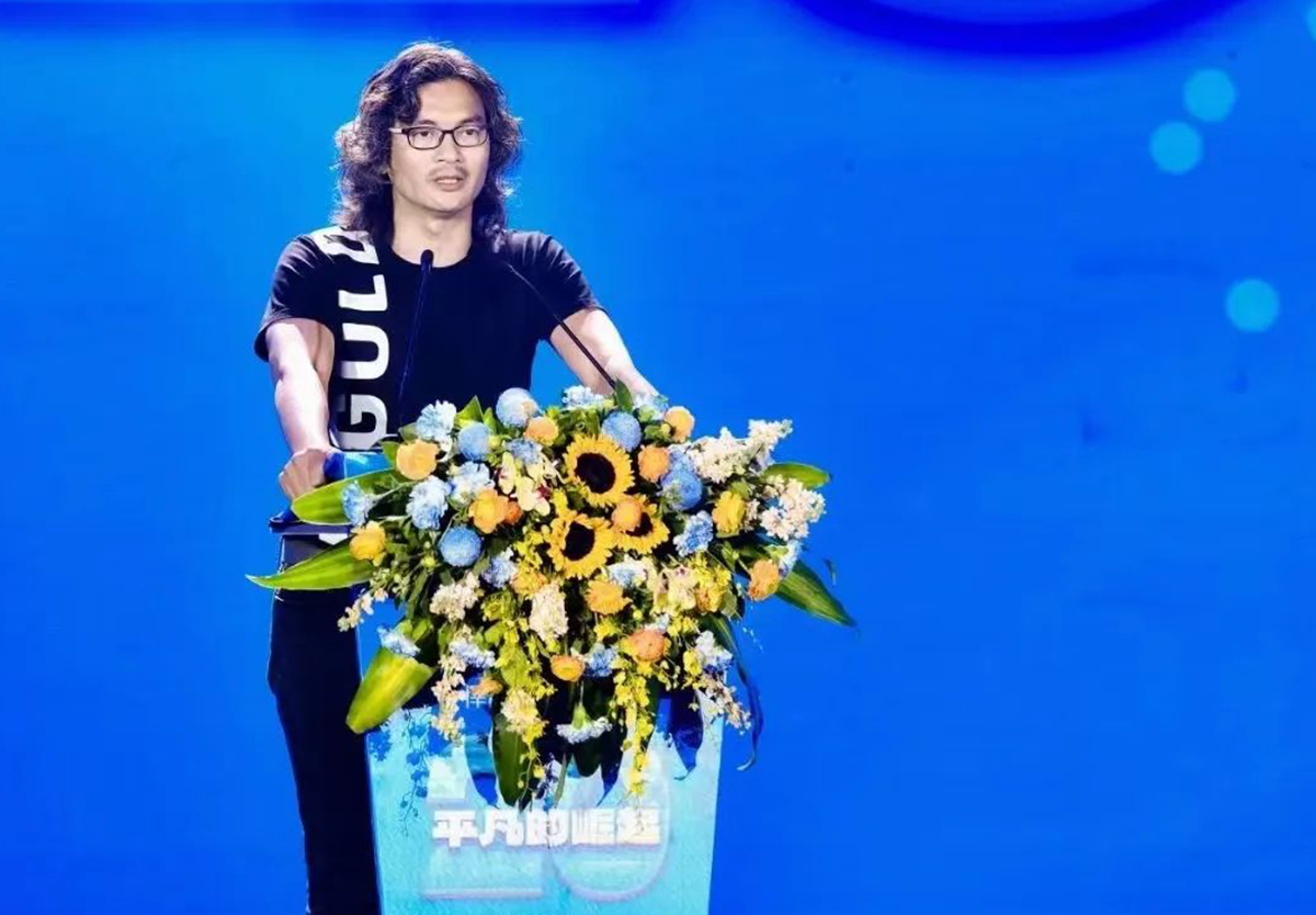 平凡的崛起 | 熊猫体育二十周年庆典盛大举行